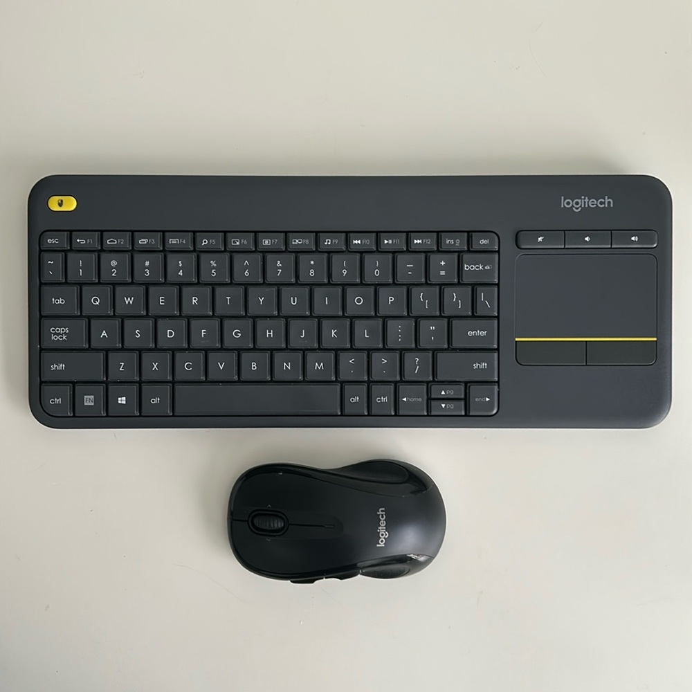 Logitech M510 Wireless Ergonomic Mouse + K400 Plus Wireless Keyboard Black